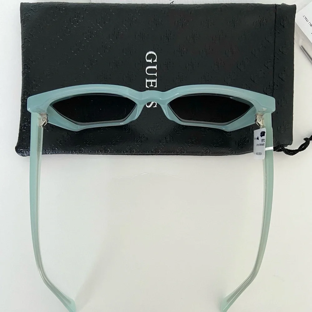 NEW GUESS 54mm Butterfly Gradient Sunglasses
